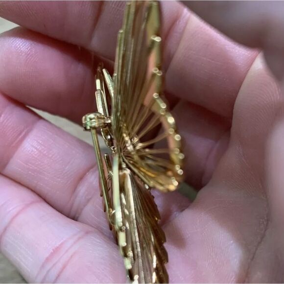 Vintage Monet Butterfly Pin Gold Tone Brooch 2"×1 3/4" - Picture 9 of 12